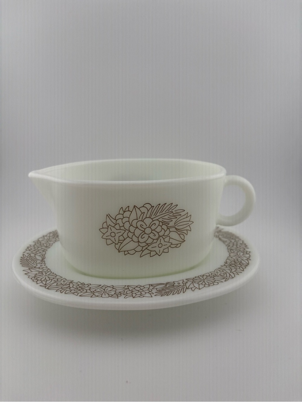 Pyrex Autumn Harvest Gravy Boat with Underplate